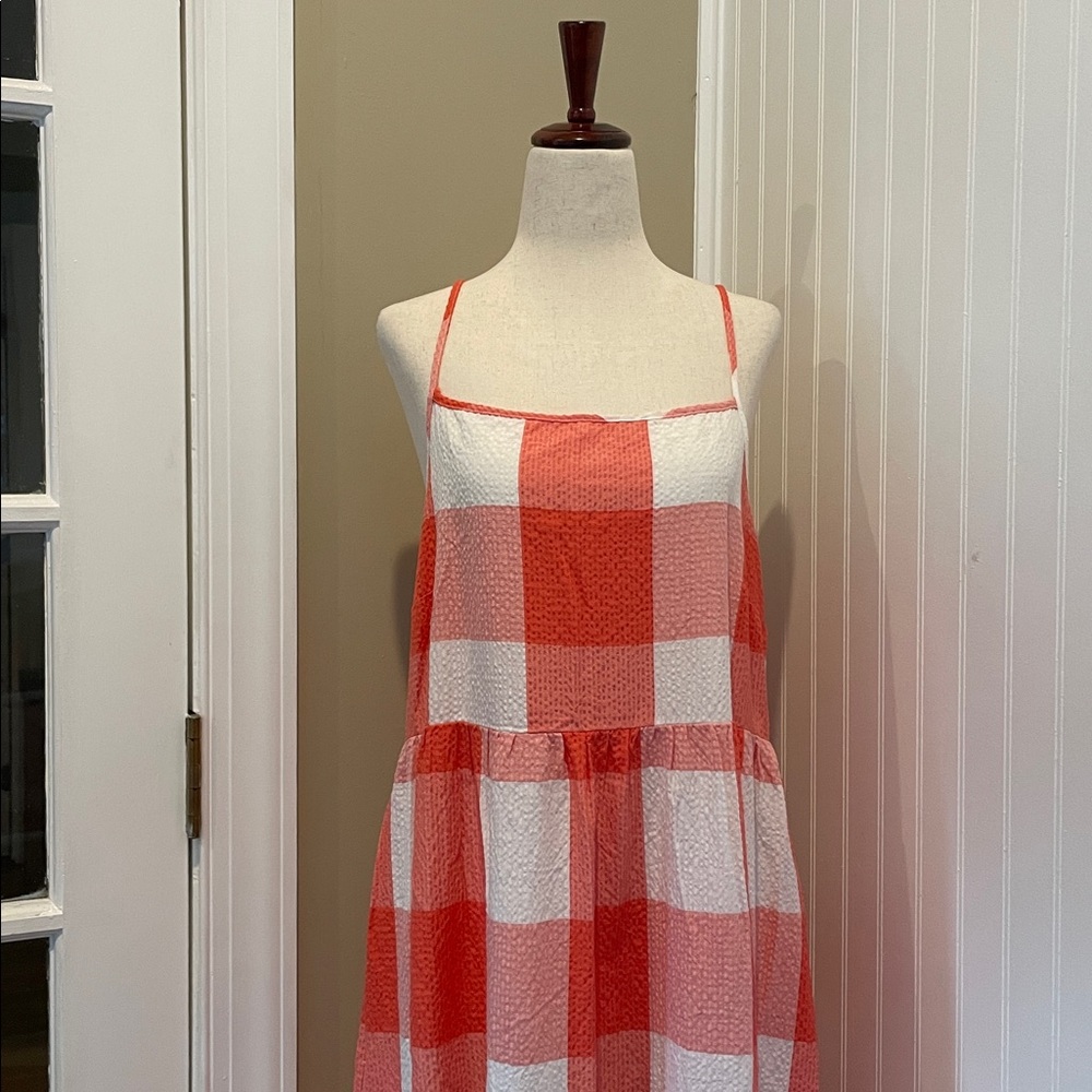 LOU & GREY Gingham Check Tiered Tank Midi Smocked Dress in Coral/White Size L - Picture 3 of 11